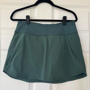 Outdoor Voices Hudson 4” Skort in Evergreen